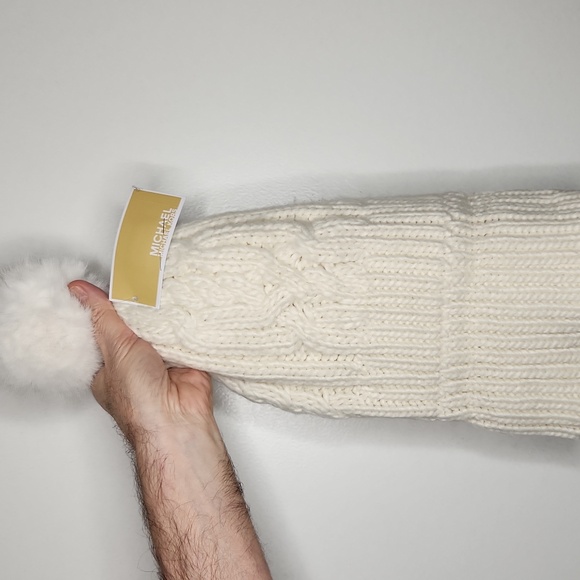 NWT MICHAEL KORS knit Black Or Cream beanie w/pompom (Price For 1 Pc) - Picture 3 of 4